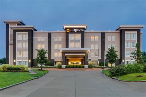 Compare room rates, hotel reviews and availability. . Hotels in starkville